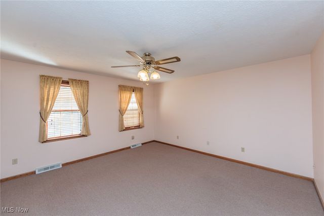 9741 Royal Valley Drive, North Royalton, OH 44133