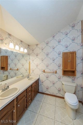 9741 Royal Valley Drive, North Royalton, OH 44133