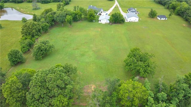12643 Bethel Blacktop Road, Farmington, AR 72730