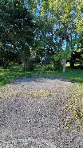 19101 Forest Street, Alvin, TX 77511