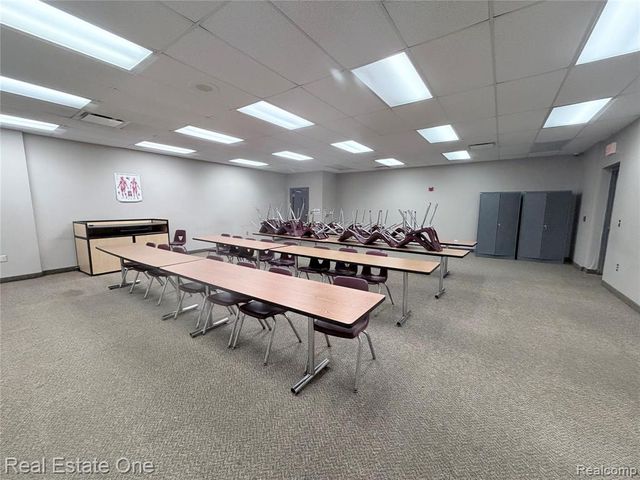 34381 Gratiot Avenue, Clinton Township, MI 48035