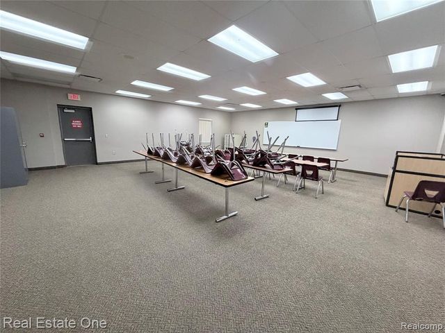 34381 Gratiot Avenue, Clinton Township, MI 48035