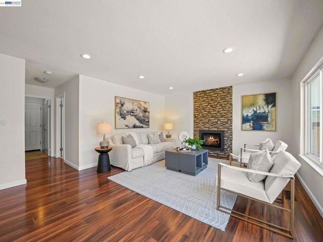 33590 Quail Run Rd, Fremont, CA 94555