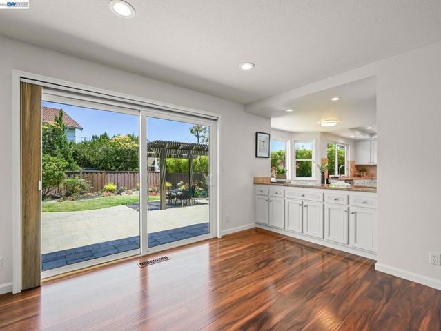 33590 Quail Run Rd, Fremont, CA 94555