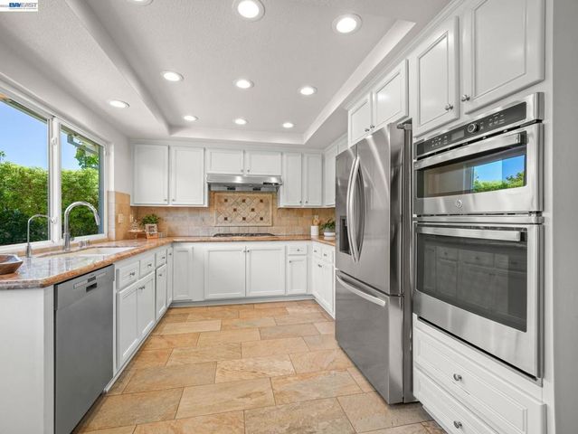33590 Quail Run Rd, Fremont, CA 94555