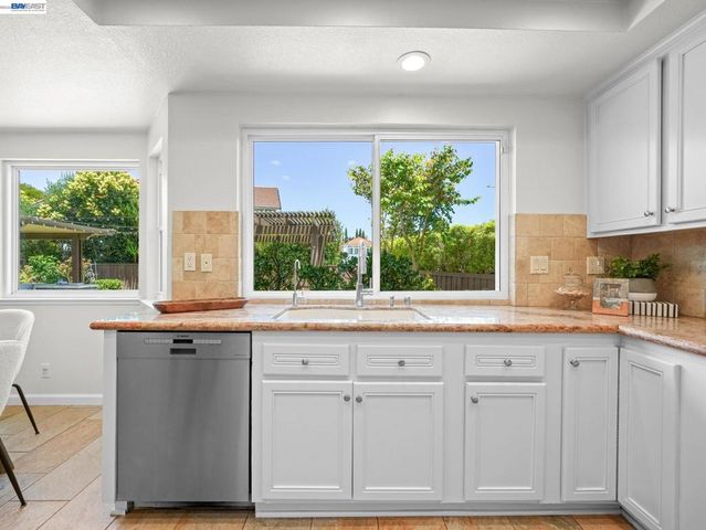 33590 Quail Run Rd, Fremont, CA 94555