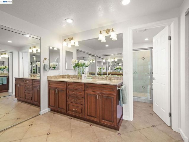 33590 Quail Run Rd, Fremont, CA 94555