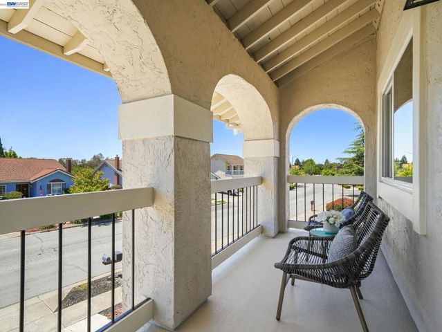 33590 Quail Run Rd, Fremont, CA 94555