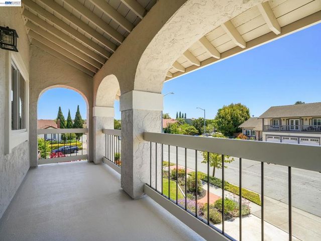 33590 Quail Run Rd, Fremont, CA 94555