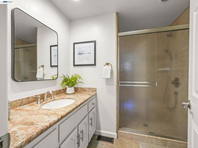 33590 Quail Run Rd, Fremont, CA 94555
