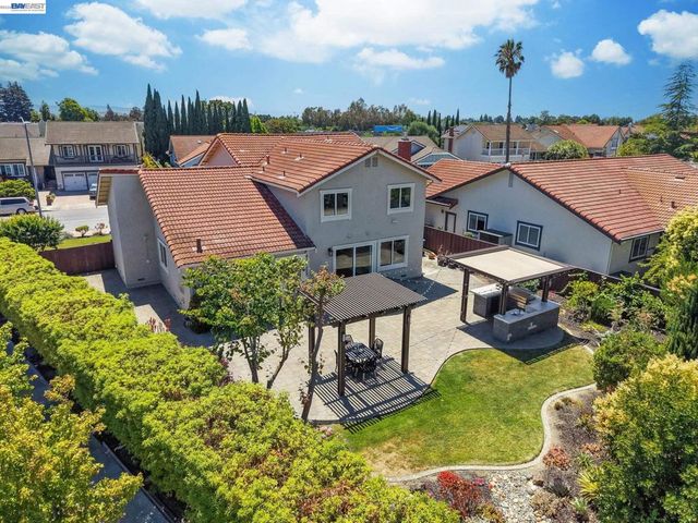 33590 Quail Run Rd, Fremont, CA 94555