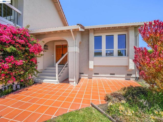 33590 Quail Run Rd, Fremont, CA 94555