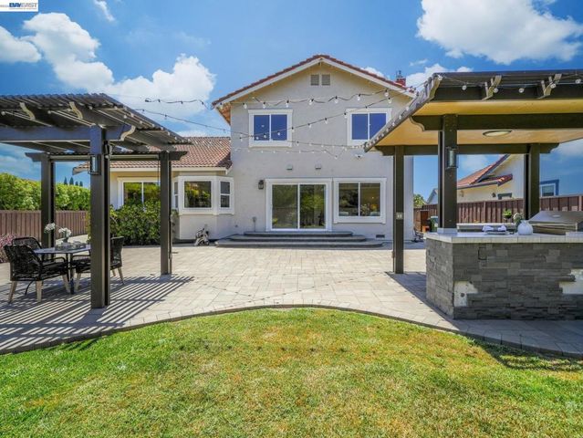 33590 Quail Run Rd, Fremont, CA 94555