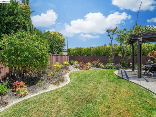 33590 Quail Run Rd, Fremont, CA 94555