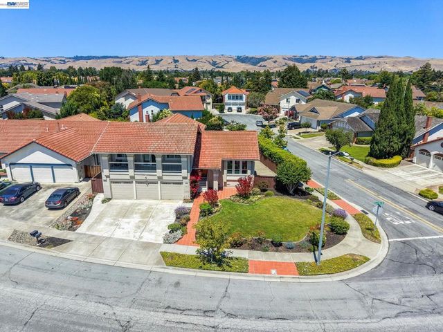 33590 Quail Run Rd, Fremont, CA 94555