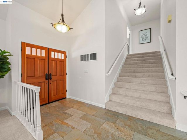 33590 Quail Run Rd, Fremont, CA 94555