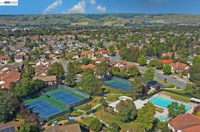 33590 Quail Run Rd, Fremont, CA 94555