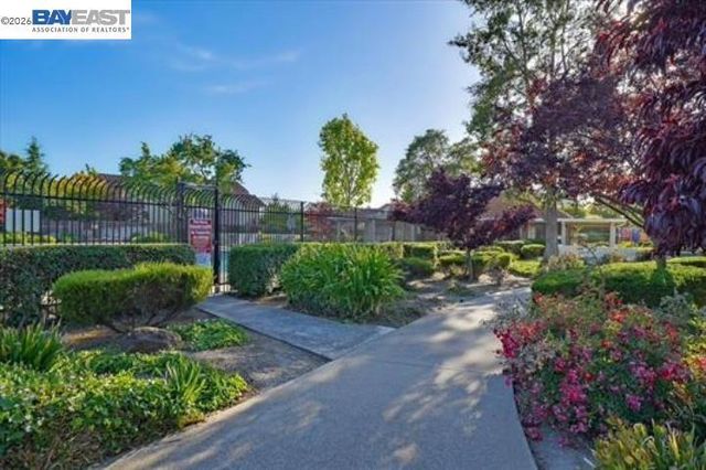 33590 Quail Run Rd, Fremont, CA 94555