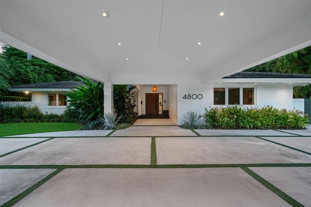 4800 Bay Point Rd, Miami, FL 33137