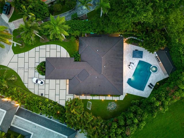 4800 Bay Point Rd, Miami, FL 33137