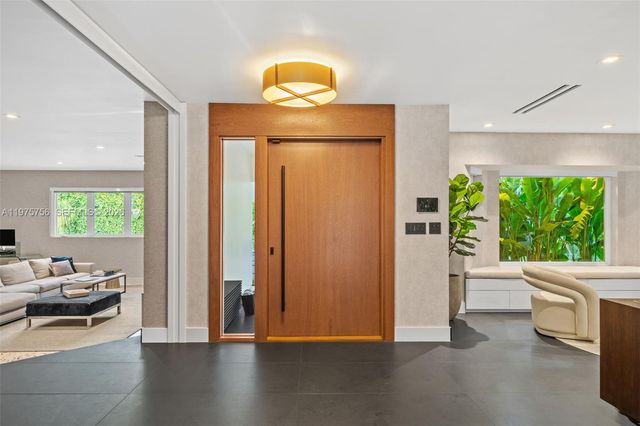 4800 Bay Point Rd, Miami, FL 33137