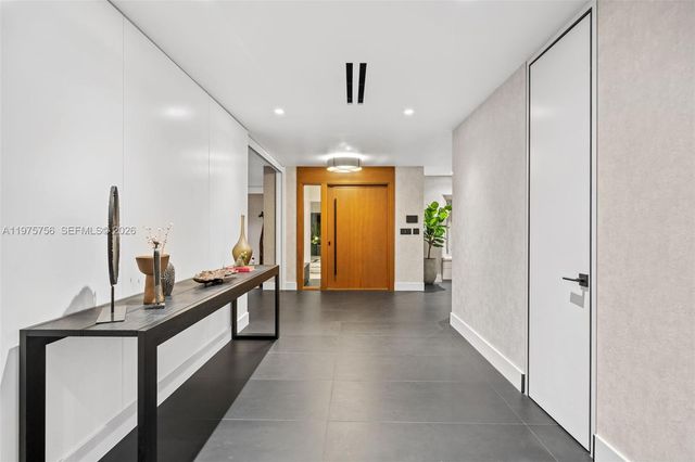 4800 Bay Point Rd, Miami, FL 33137