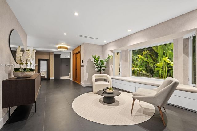 4800 Bay Point Rd, Miami, FL 33137