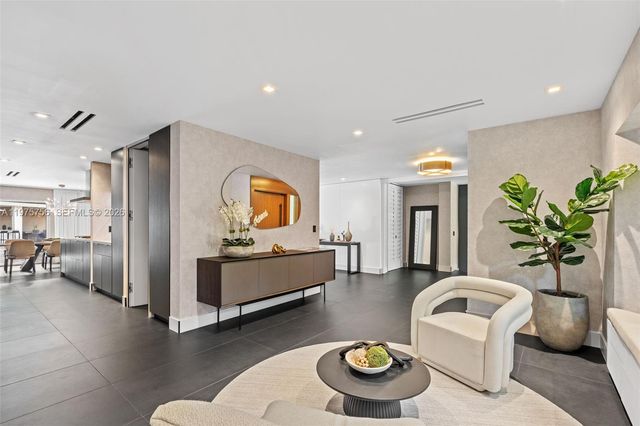 4800 Bay Point Rd, Miami, FL 33137