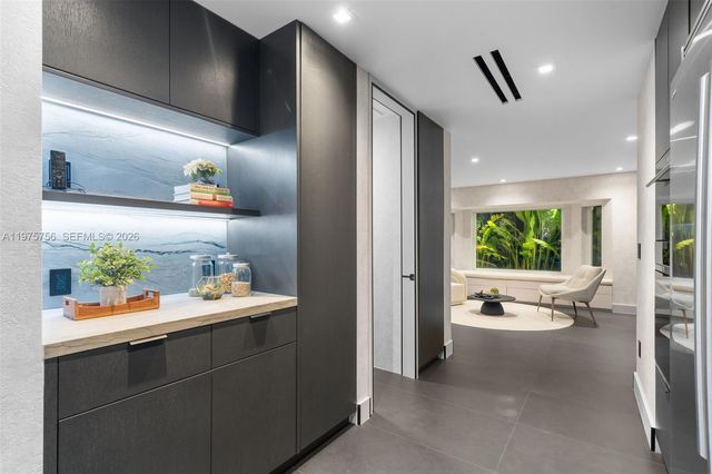 4800 Bay Point Rd, Miami, FL 33137