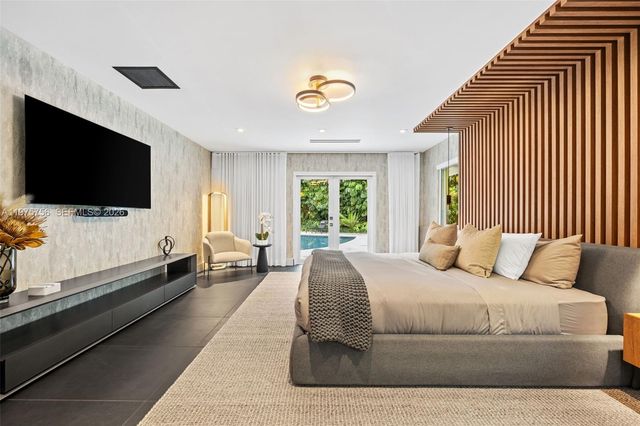 4800 Bay Point Rd, Miami, FL 33137