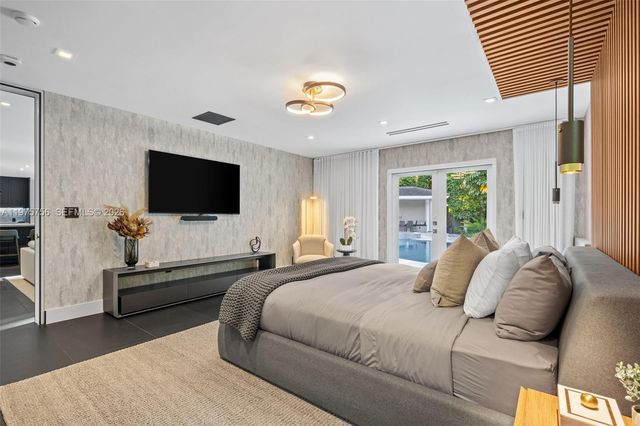 4800 Bay Point Rd, Miami, FL 33137