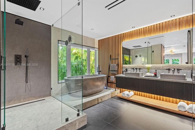 4800 Bay Point Rd, Miami, FL 33137