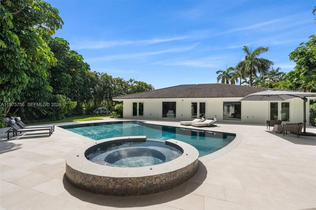 4800 Bay Point Rd, Miami, FL 33137