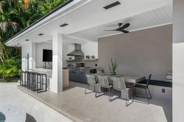 4800 Bay Point Rd, Miami, FL 33137