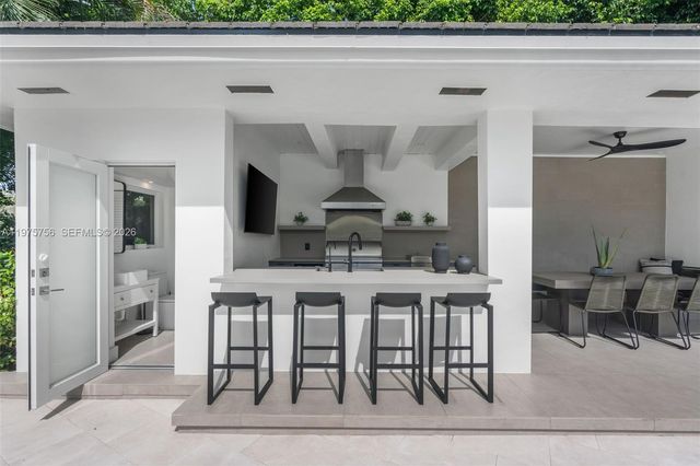 4800 Bay Point Rd, Miami, FL 33137