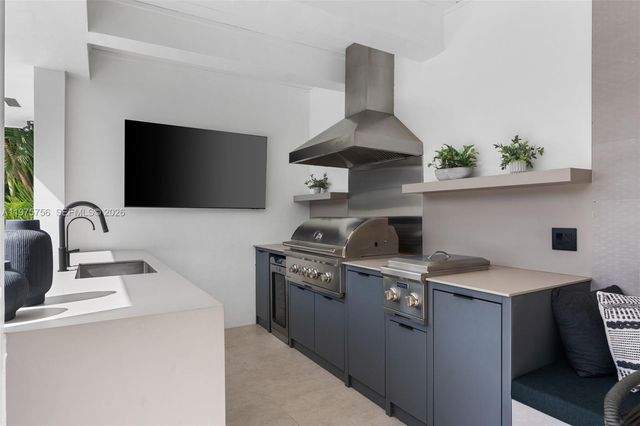 4800 Bay Point Rd, Miami, FL 33137