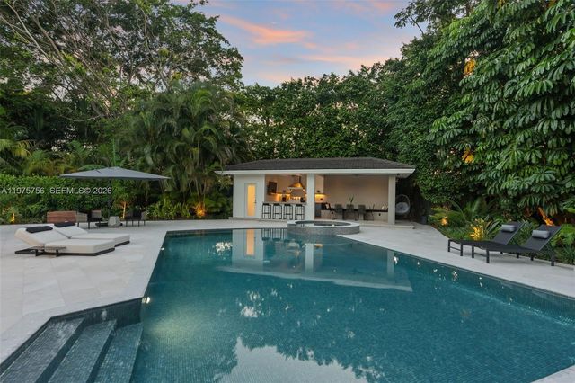 4800 Bay Point Rd, Miami, FL 33137