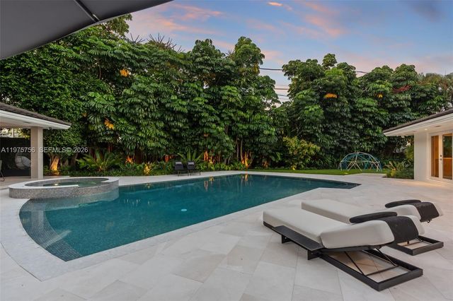 4800 Bay Point Rd, Miami, FL 33137