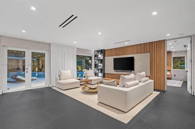 4800 Bay Point Rd, Miami, FL 33137