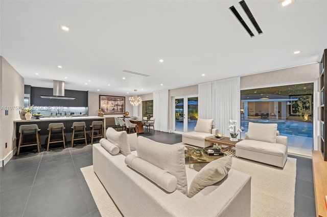 4800 Bay Point Rd, Miami, FL 33137