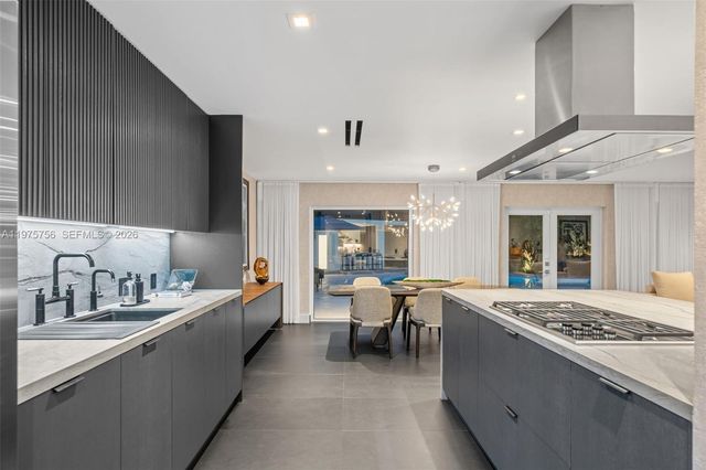 4800 Bay Point Rd, Miami, FL 33137