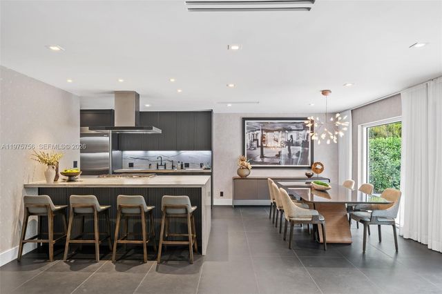 4800 Bay Point Rd, Miami, FL 33137