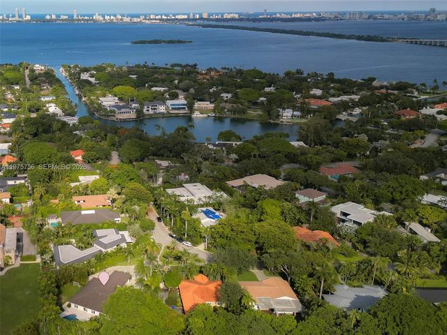 4800 Bay Point Rd, Miami, FL 33137