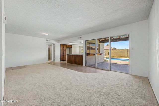 5208 W SHANGRI LA Road, Glendale, AZ 85304