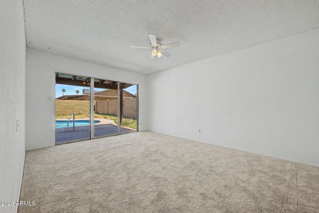 5208 W SHANGRI LA Road, Glendale, AZ 85304