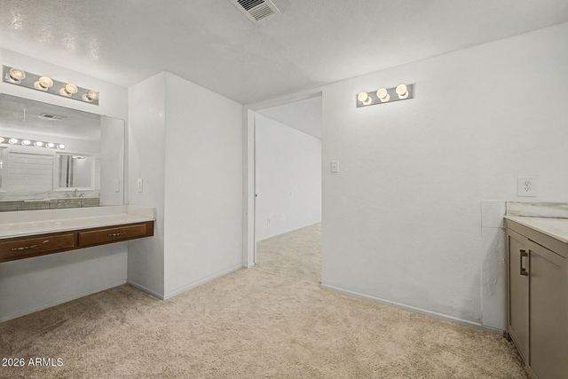5208 W SHANGRI LA Road, Glendale, AZ 85304