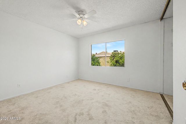 5208 W SHANGRI LA Road, Glendale, AZ 85304