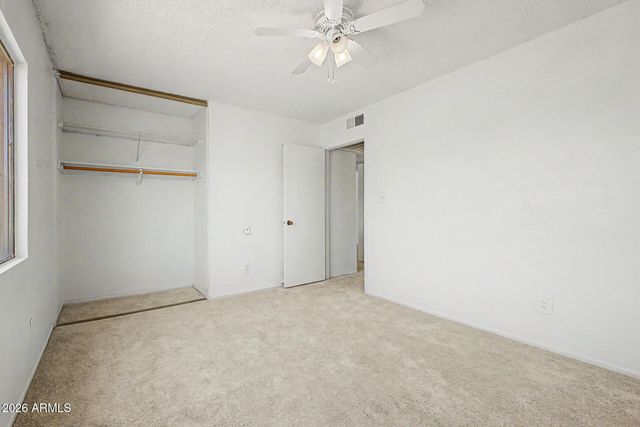 5208 W SHANGRI LA Road, Glendale, AZ 85304