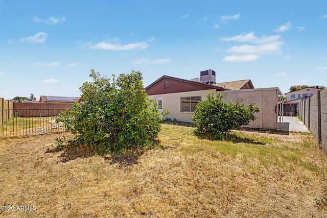 5208 W SHANGRI LA Road, Glendale, AZ 85304