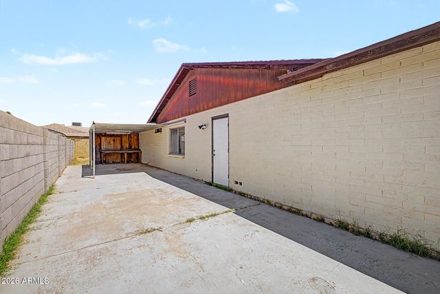 5208 W SHANGRI LA Road, Glendale, AZ 85304